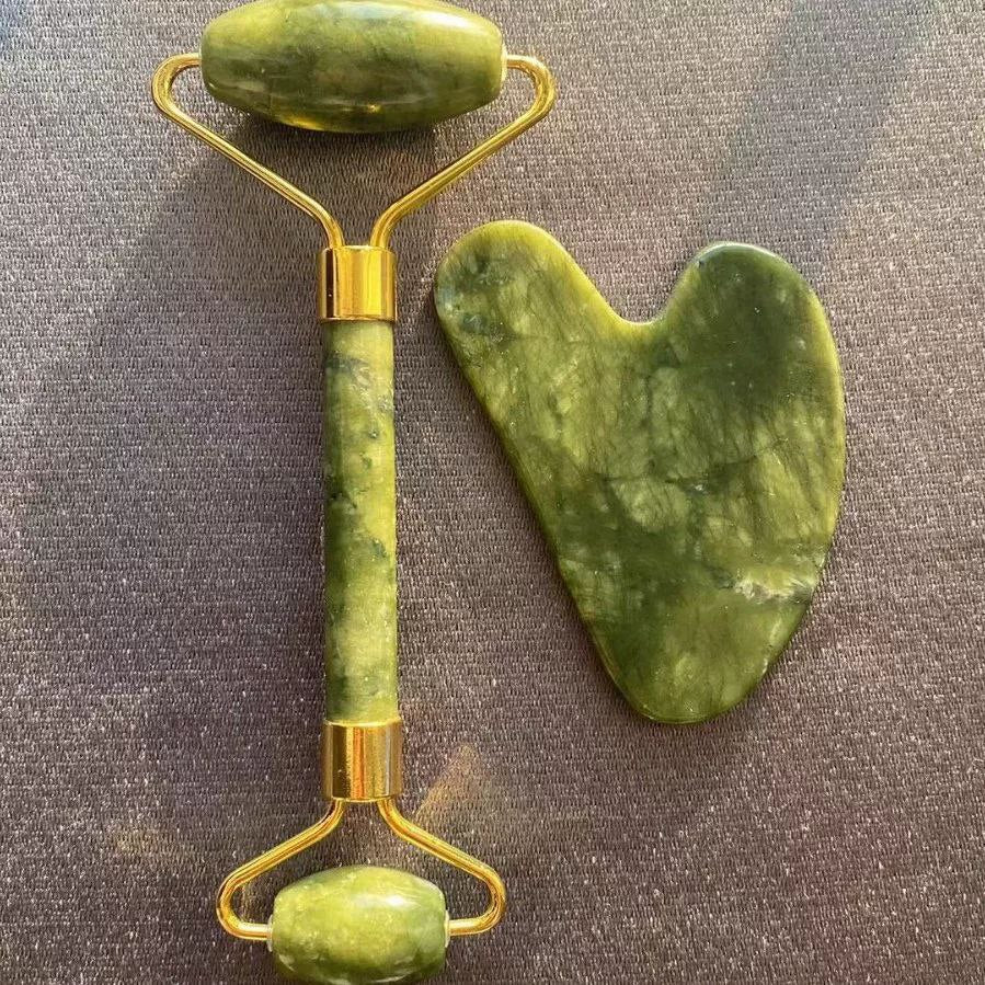 أداة تدليك الوجه جاد رولر + جواشا – إشراقة، نضارة، وعناية فاخرة ببشرتك