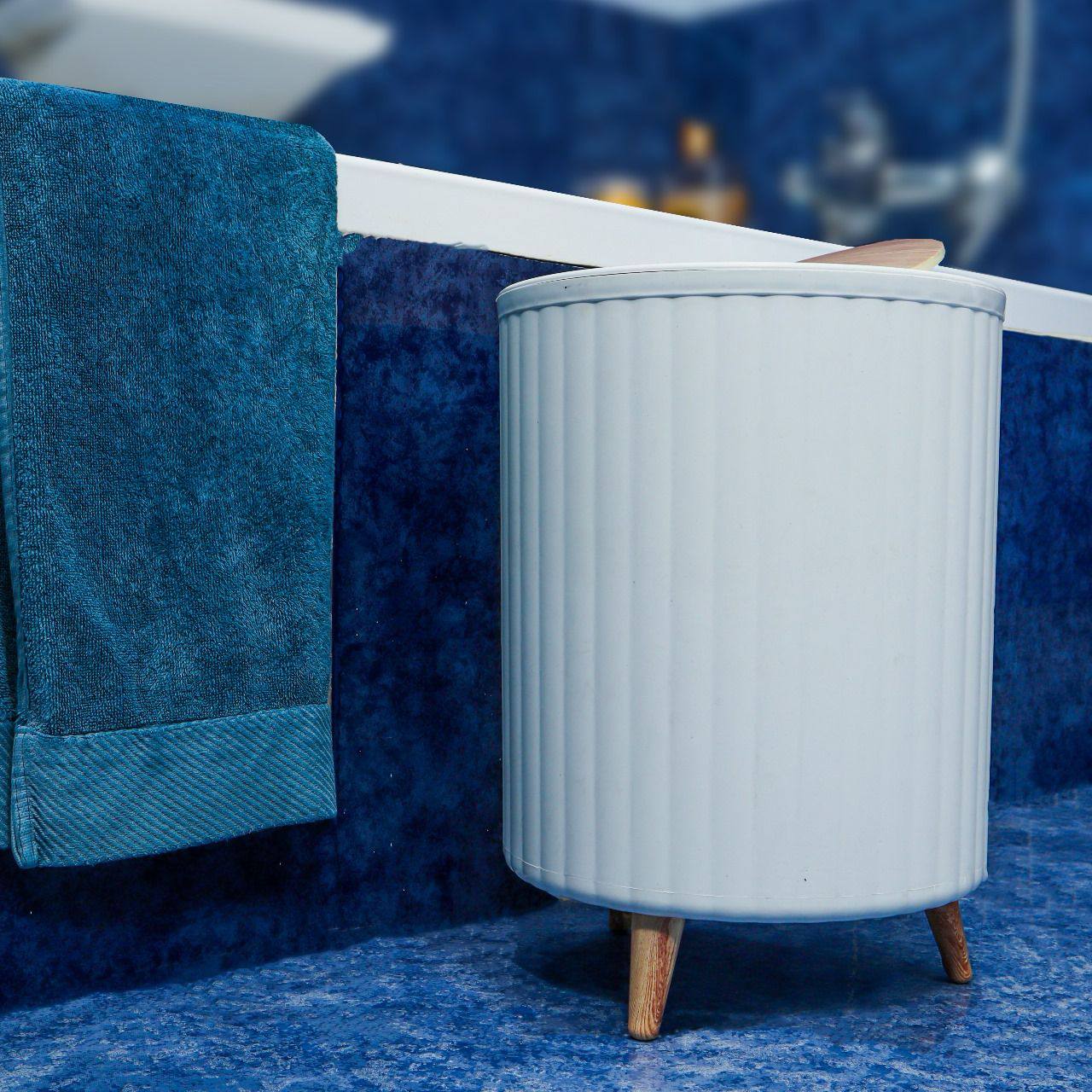 باسكت ديكوريشن  – تصميم أنيق بغطاء وأرجل خشبية