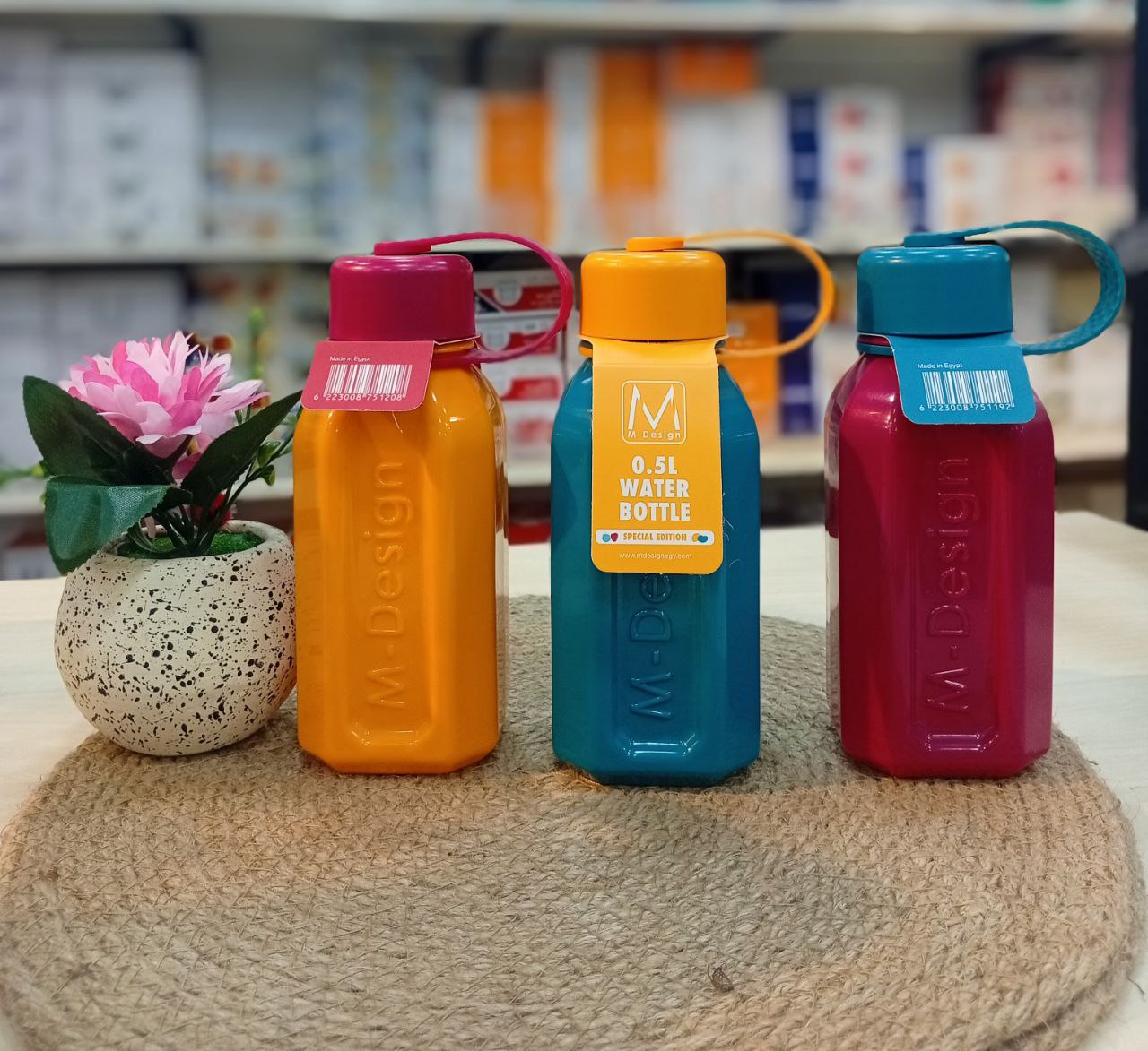 زجاجة مياه مربعة من M.Design – أناقة وصحة يومية