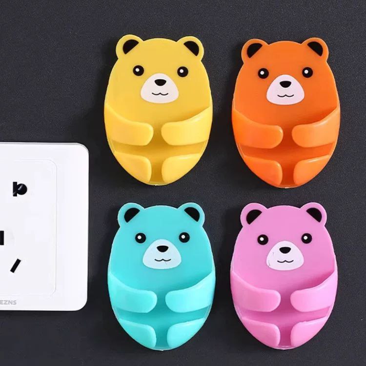 باكت حامل فيشة بلاستيك 4 قطع – تنظيم ذكي لكل مكان بأشكال دبدوب ظريفة