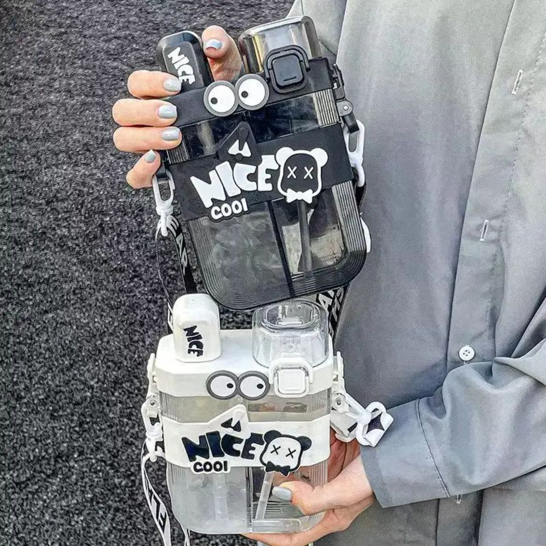 زمزمية أطفال Nice Cool أكريليك عملية وأنيقة بحزام 🍼✨