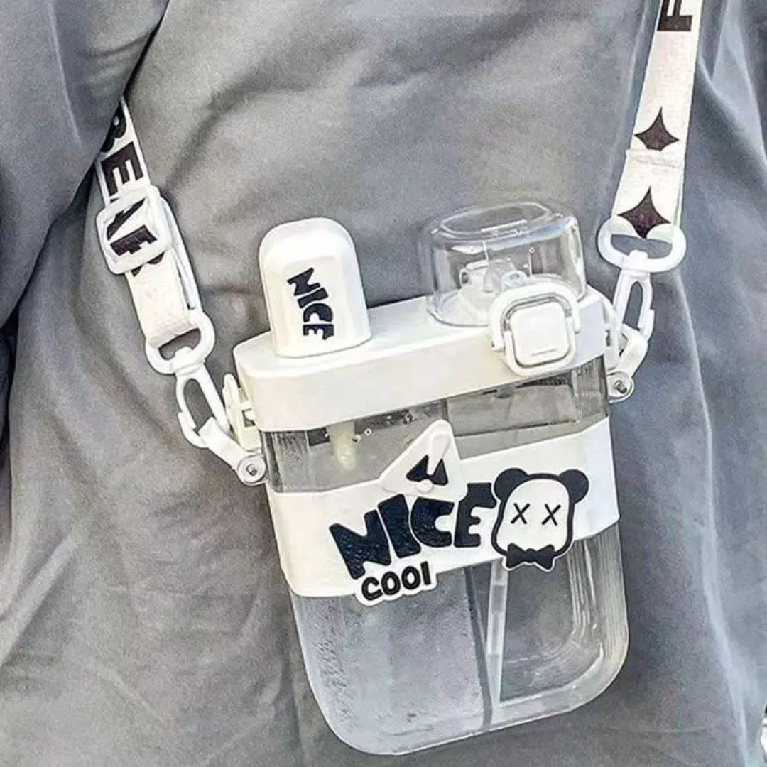 زمزمية أطفال Nice Cool أكريليك عملية وأنيقة بحزام 🍼✨