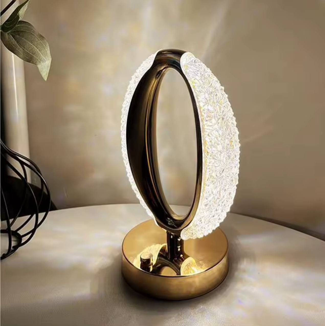 اباجورة كريستال بيضاوي تاتش بالشحن USB | متعددة الألوان مع 3 مستويات إضاءة